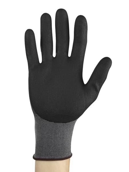 HYFLEX® 11-840 Durable industrial gloves, offering 2x more grip and up to 20% greater abrasion protection*​