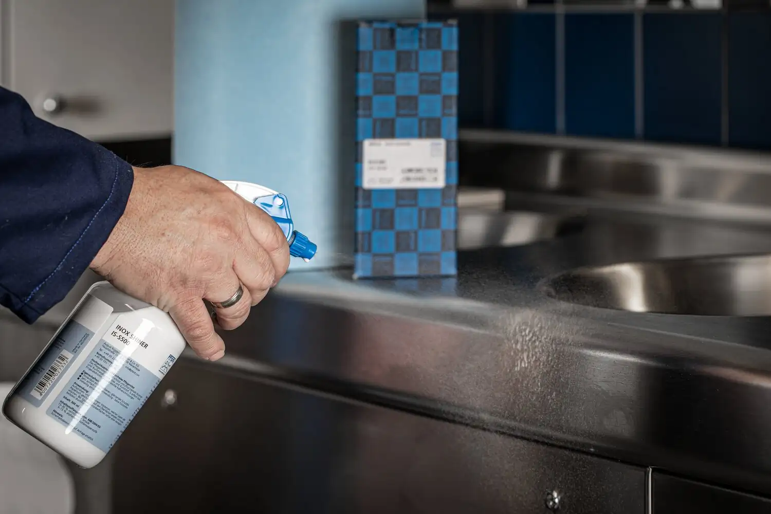 paslanmaz çelik bakım ürünleri SHINER IS-S 500 içeriği 500 ml sprey şişesi içerisinde 3