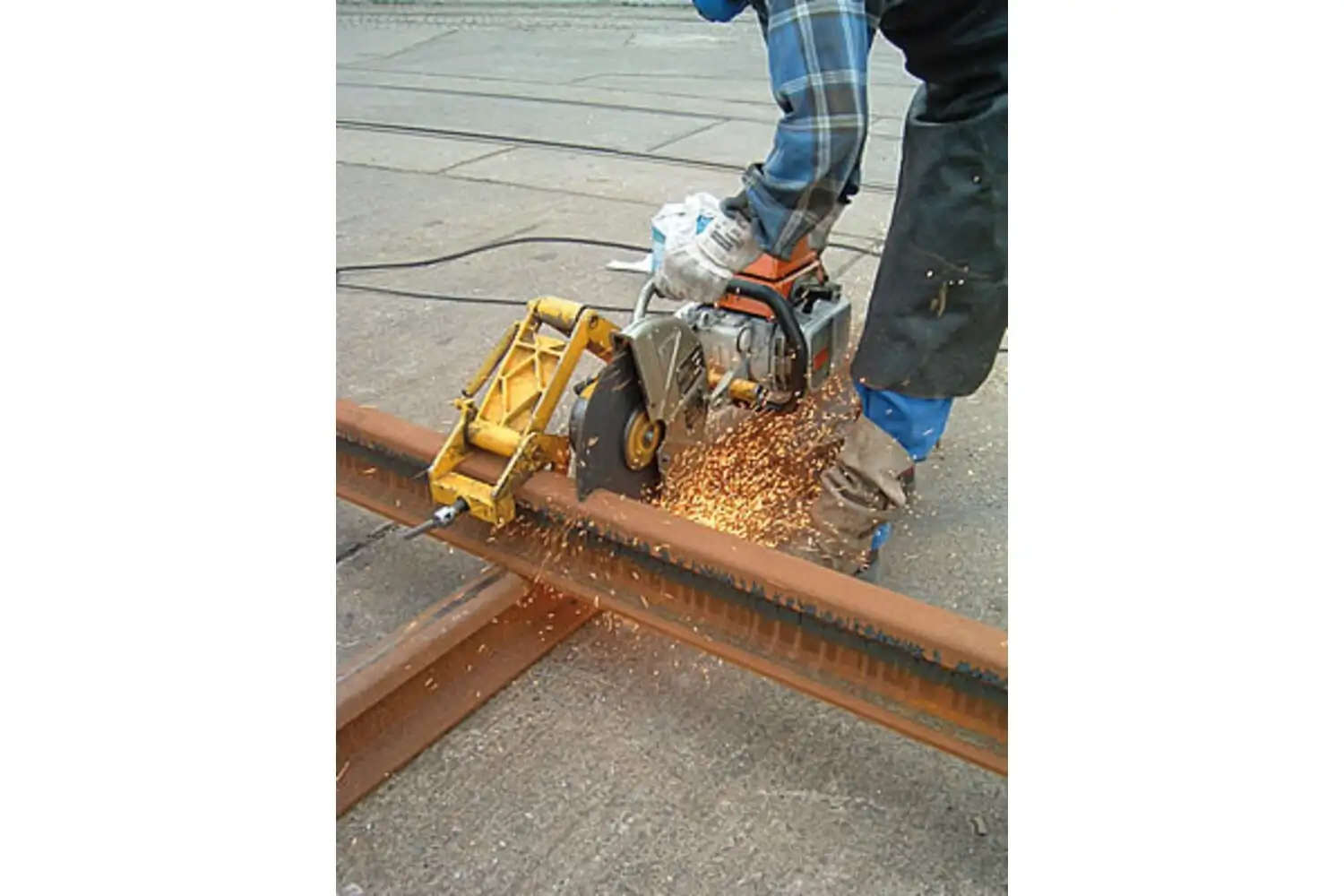 Ray kesme taşı T 300x3,8x25,4 mm raylı yol rayları için Performans Serisi SG RAIL 3