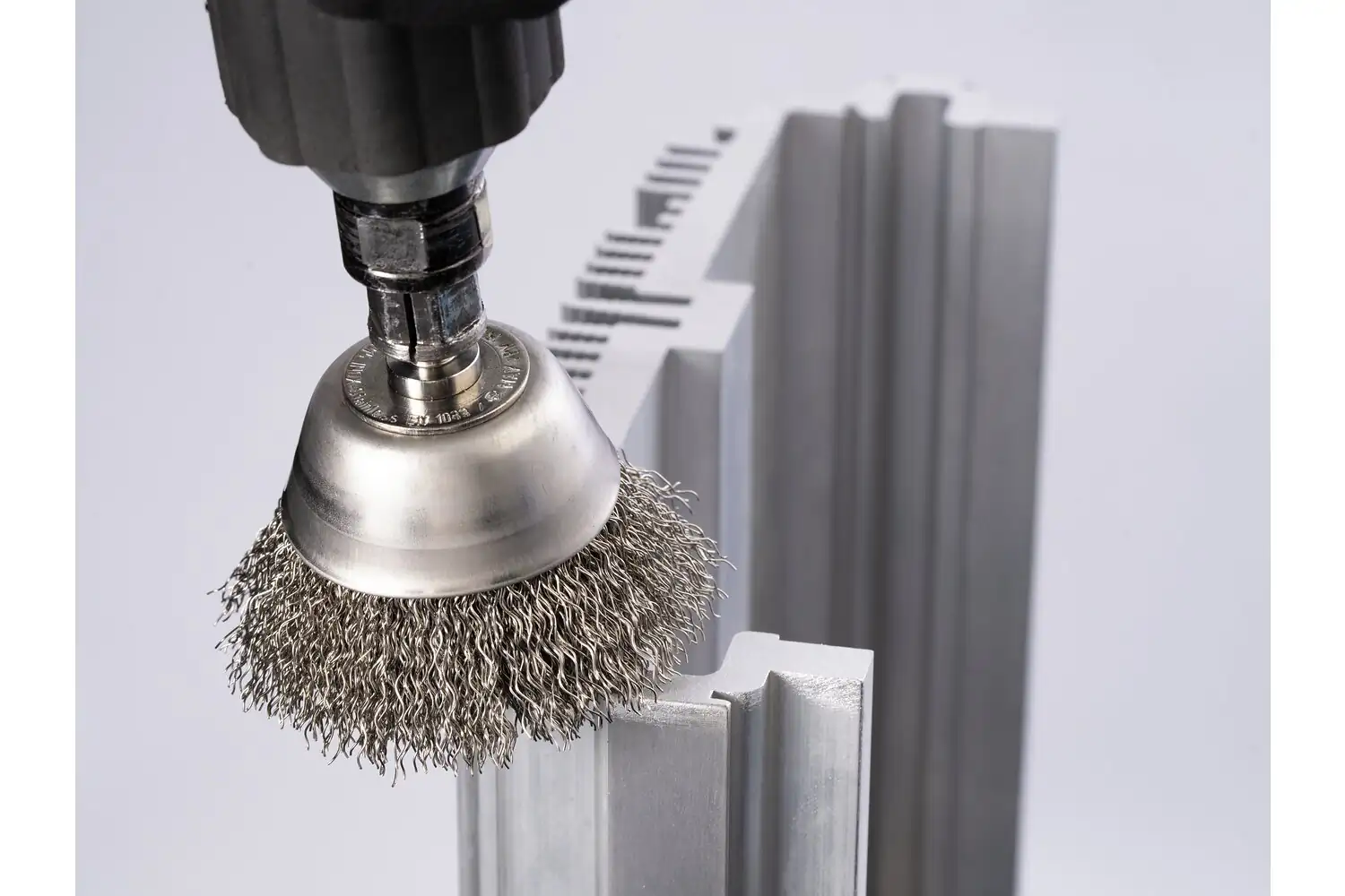 INOX-TOTAL çanak fırça saçaklı RBUIT çap 50 mm sap çapı 6 mm paslanmaz çelik tel çap 0.30 mm 4
