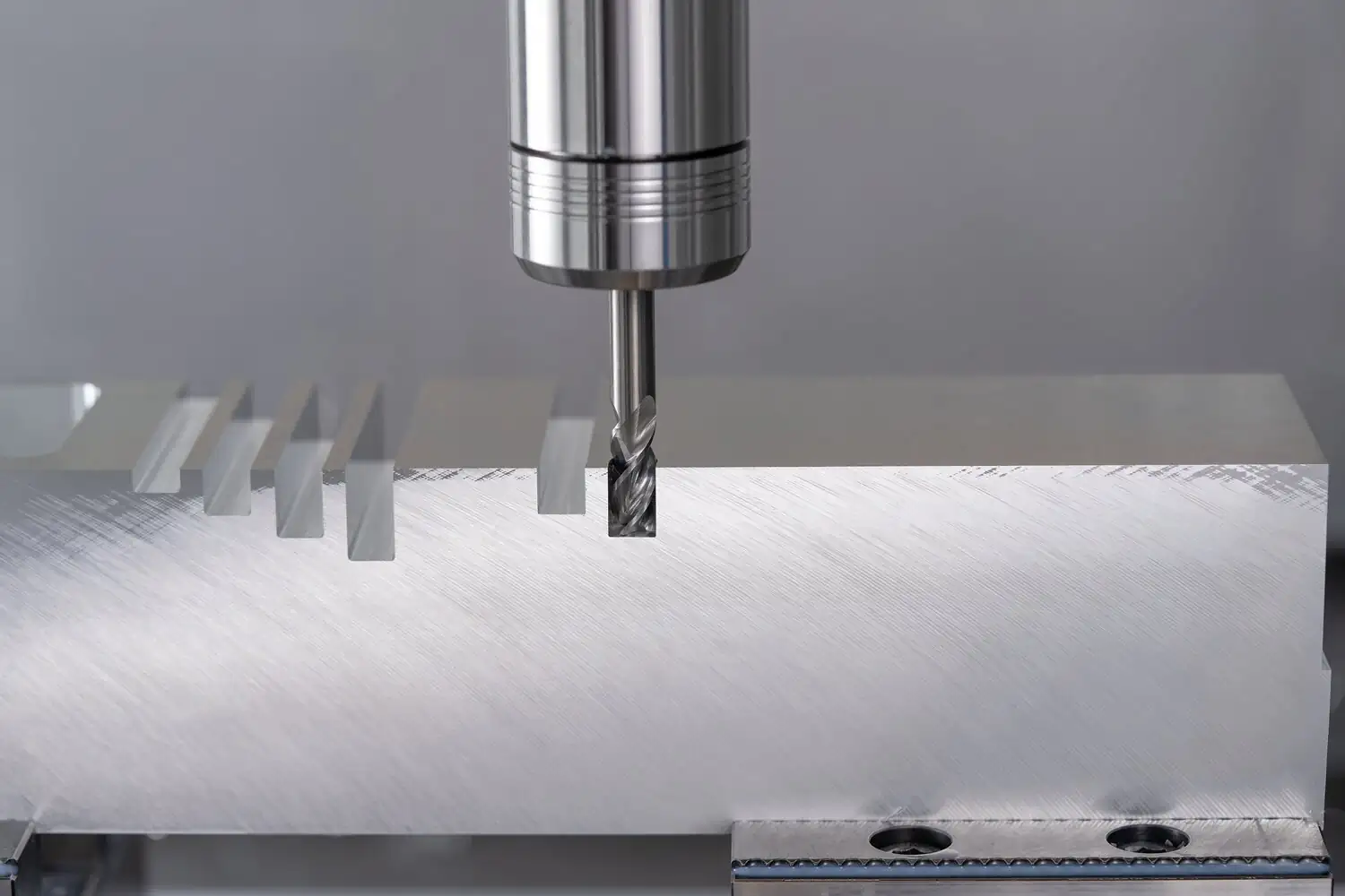 Karbür parmak freze çap 10 mm, 3 ağızlı, 2xDC, boyun talaş kanalı ekstra uzun, pah 0,2 mm, kaplamasız, HA şaft, Performans Alüminyum 4