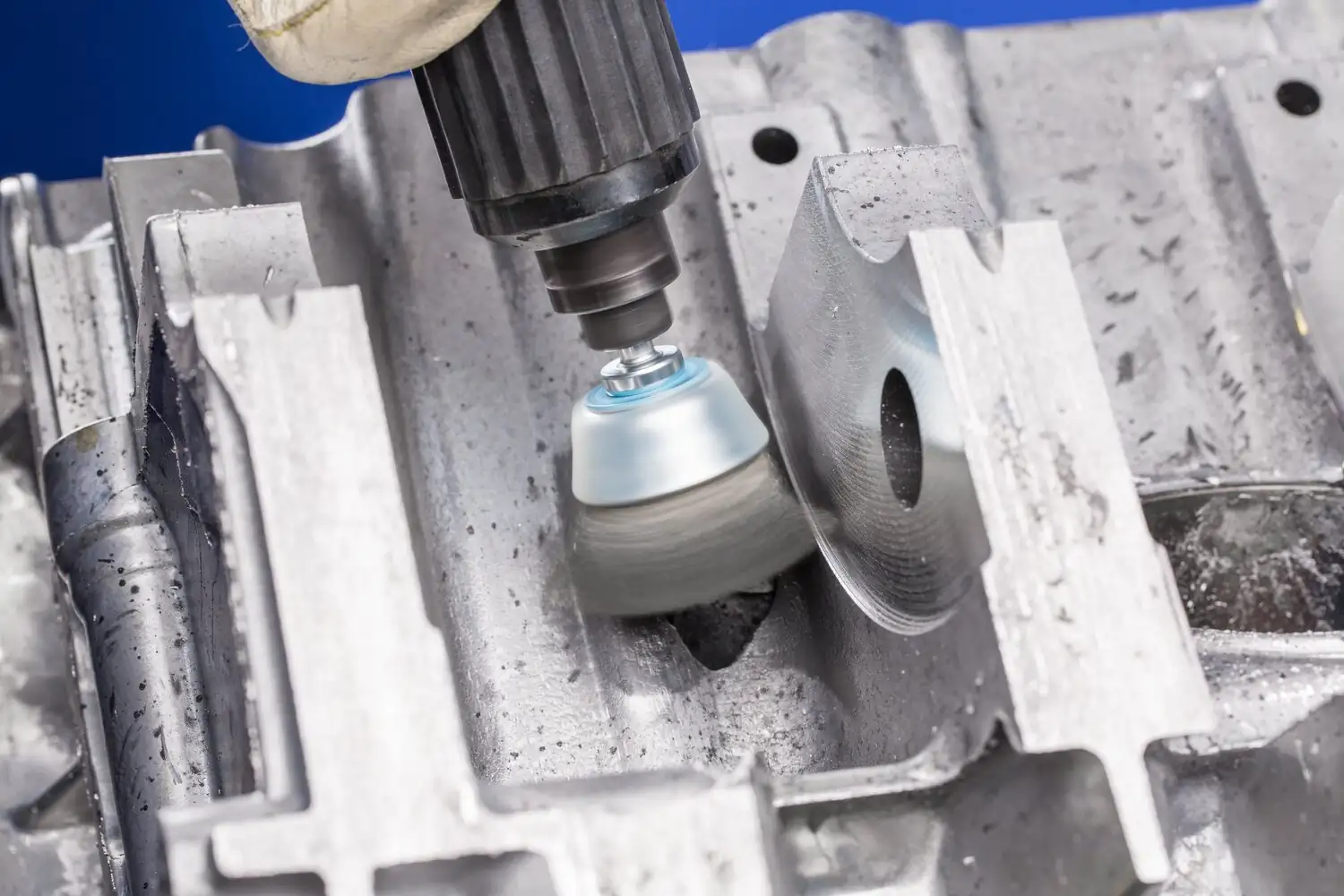 Çanak fırça saçaklı TBU çap 50 mm sap çapı 6 mm paslanmaz çelik tel çapı 0,30 4
