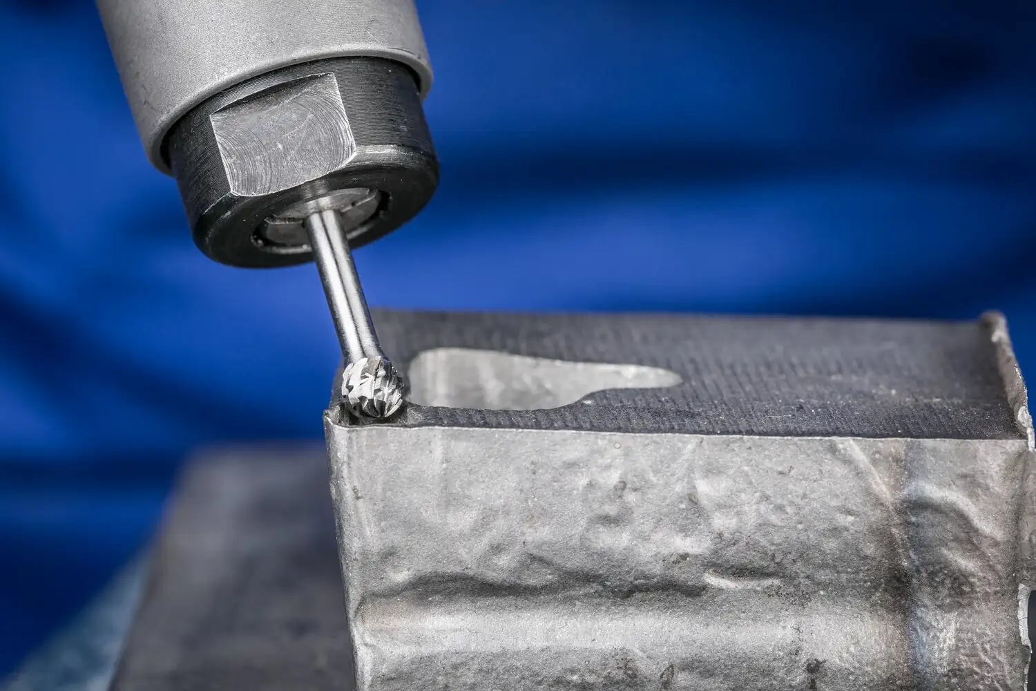 Tungsten karbür yüksek performans freze top KUD çap 03x02 mm sap çapı 3 mm TITANIUM titanyum için 2