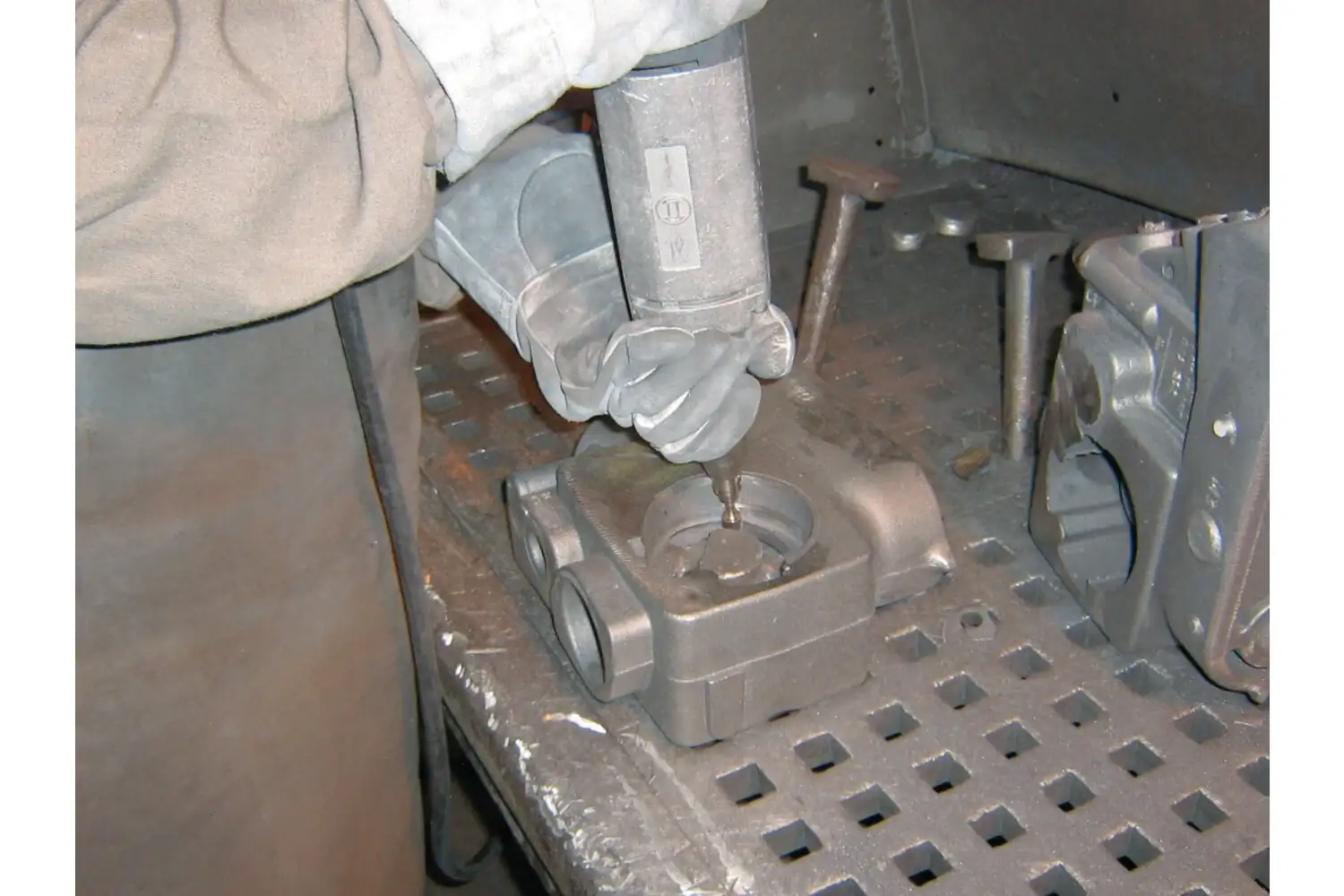 Tungsten karbür yüksek performans freze TOUGH-S sivri uçlu ağaç SPG çap 10x20 mm sap çapı 6 mm darbeye dayanıklı 3