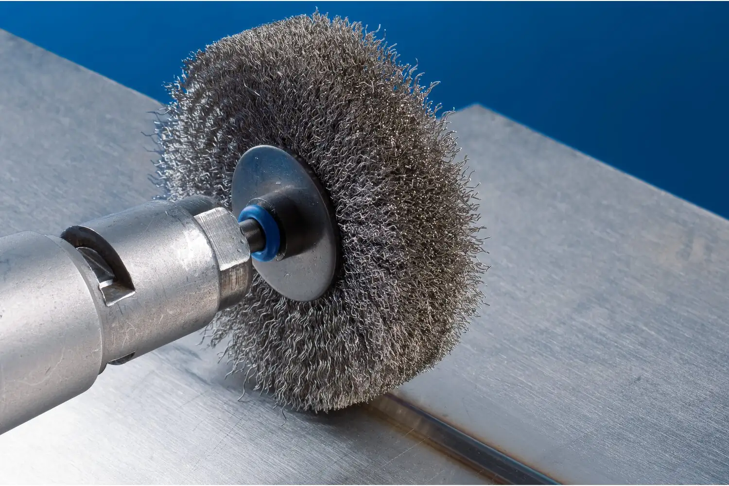 INOX-TOTAL dairesel fırça saçaklı KBUIT çap 30x6 mm sap çap 6 mm paslanmaz çelik tel çap 0,20 2