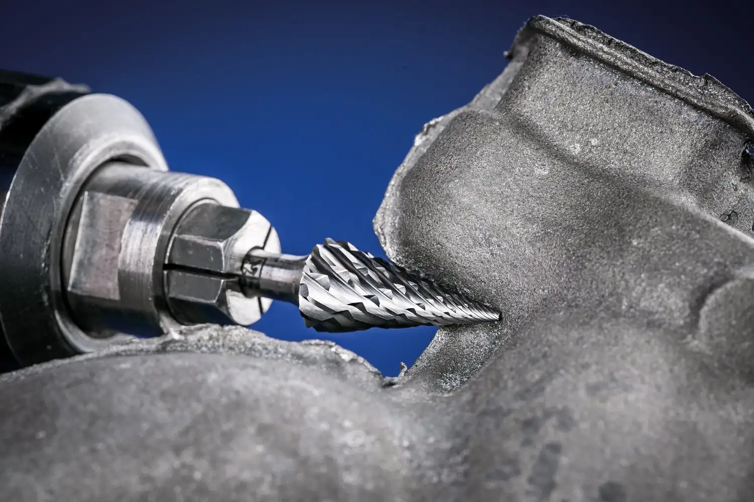 Tungsten karbür yüksek performans freze CAST konik uçlu SKM çap 12x25 mm sap çapı 6 mm döküm demir için 2